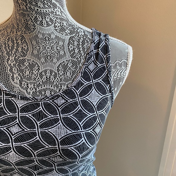 Black and White Patterned Crop Top - Picture 2 of 5